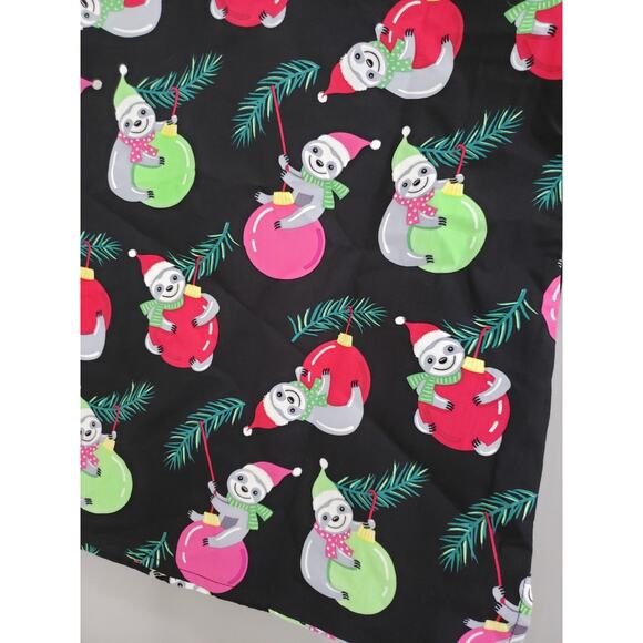 NEW‎ WOmen's XS - CHRISTMAS HOLIDAY SCRUB TOP medical pockets vet animals - Picture 4 of 5